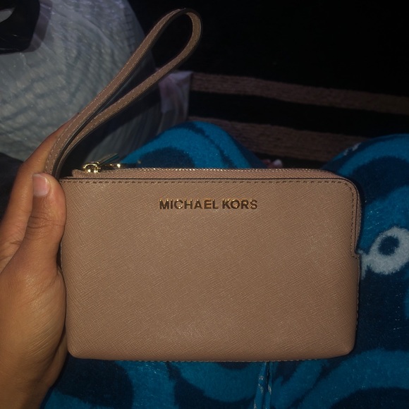 Michael Kors Wallet - Picture 1 of 3